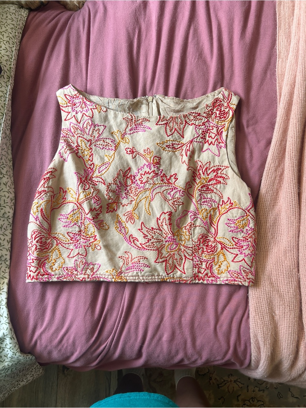 Vintage brown/beige Floral Embroidered Crop Top